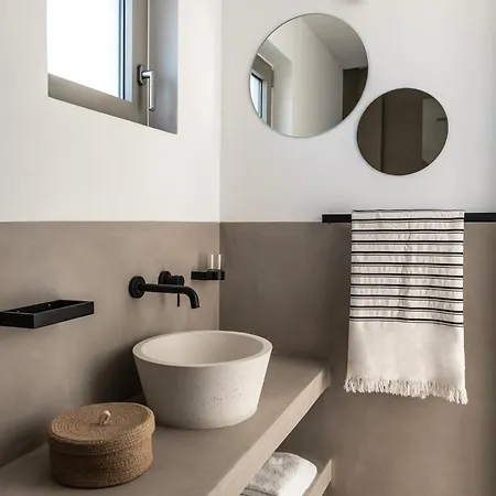 Korfi De Milo Lägenhetshotell Adamantas (Milos)